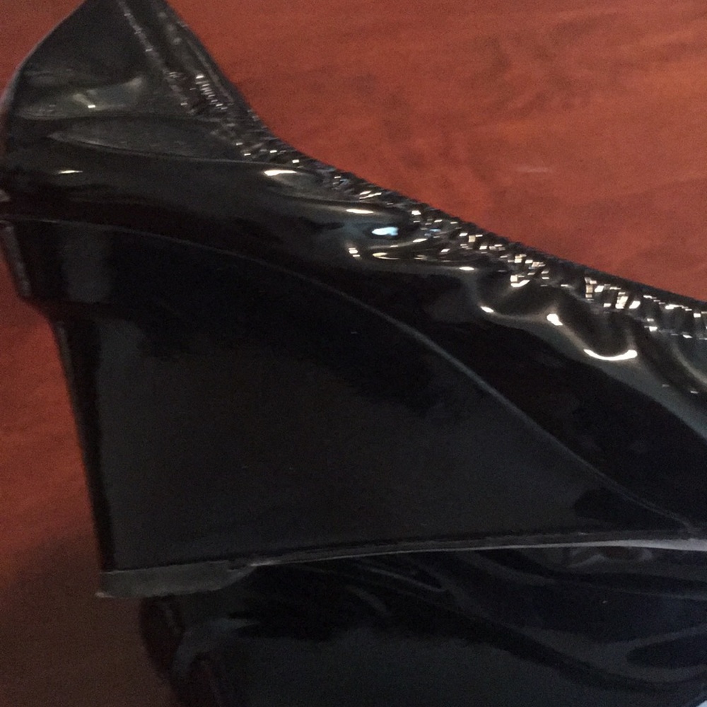 Shoes - Picture 5 of 5
